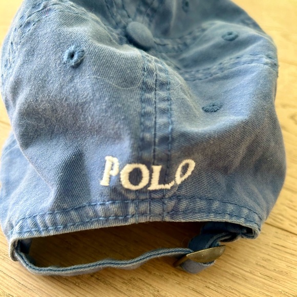 Like new Boys 4-7 Cotton Chino Baseball Cap in blue with big pony. - Picture 3 of 3